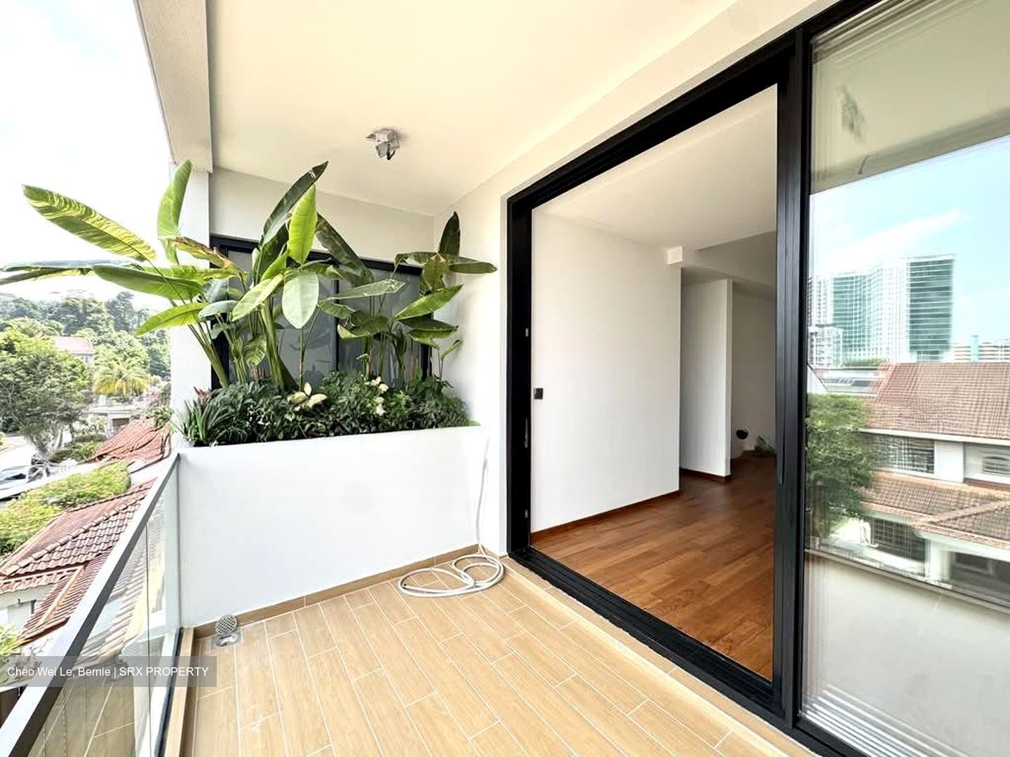 Hillview Avenue (D23), Terrace #599813101